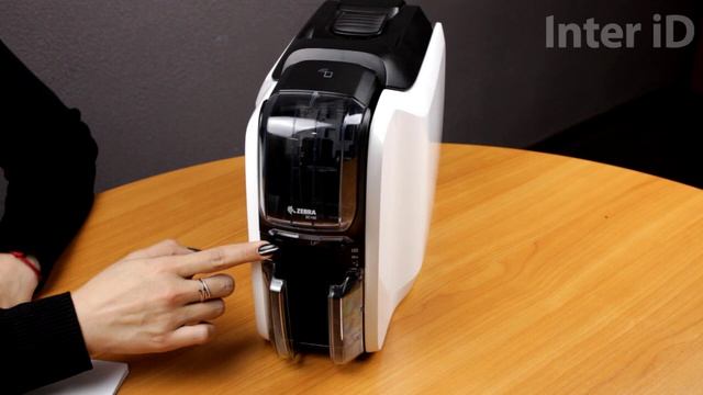 Zebra ZC100: обзор принтера пластиковых карт