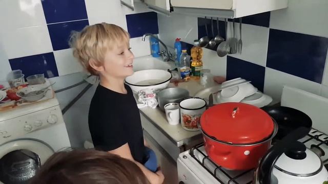 ДЕТИ И ЧАЙНИК смотреть онлайн