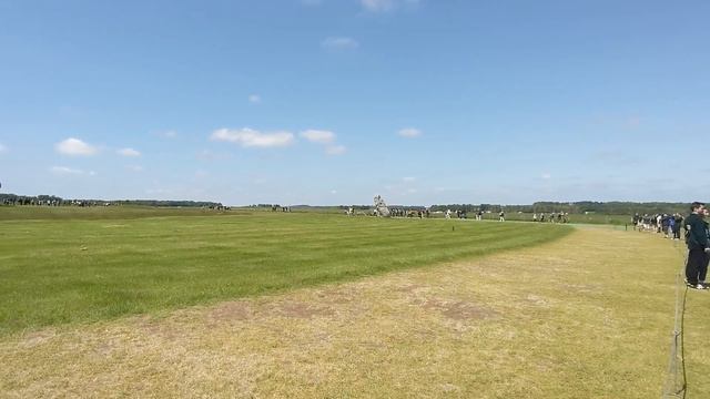 【ストーンヘンジ】イギリスのシンボルとしてあまりにも有名な巨岩遺跡。ロンドン以外で最も人気の観光名所NO１、また”がっかり観光名所ランキング ” でもNO1ですｗｗｗ。 смотреть онлайн