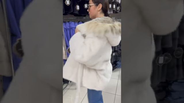 Норковая шуба с капюшоном из Рыси. смотреть онлайн