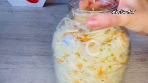 Как квасить капусту в банке! Квашенная капуста. Вы больше не будете квасить по-другому Съедают сраз