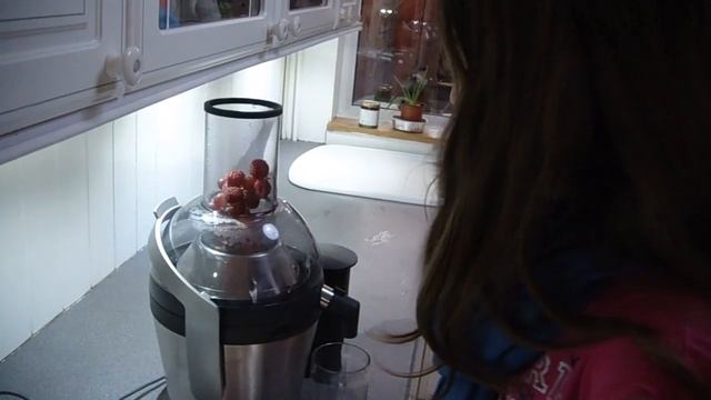 Philips Avance Juicer - assembly and use смотреть онлайн