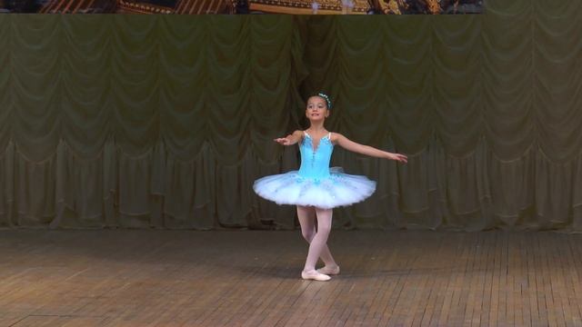 Аня Чеснова, Вариация из балета Павильон Армиды смотреть онлайн