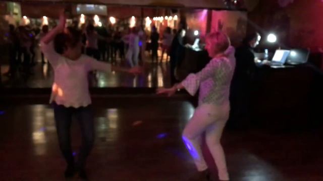 Cumple por sevillanas смотреть онлайн