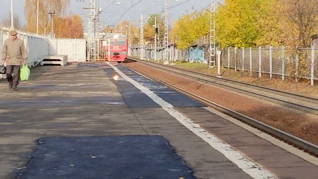 Прибытие электропоезда ЭД4М 0082  сообщением Рощино - Санкт-Петербург (Финляндский вокзал)