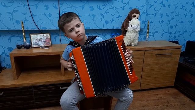 "Полюшко - поле" на баяне со штрихами смотреть онлайн