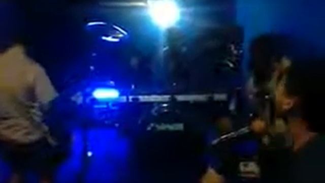 Avenged Sevenfold - So Far Away Covered By Bee Band смотреть онлайн