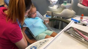 У Стоматолога лечим кариес ! Влог как маленькая Маша лечила зубы у доброго доктора?