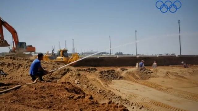 Строительство взлетной полосы аэродрома "Ахтубинск" с помощью систем нивелирования Leica смотреть онлайн