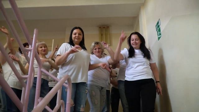 Клип-подарок выпускникам! Сюрприз от родителей. Гомель 2022. смотреть онлайн