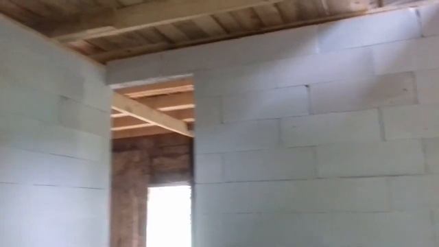 Перемычка из газо блока в перегородке.