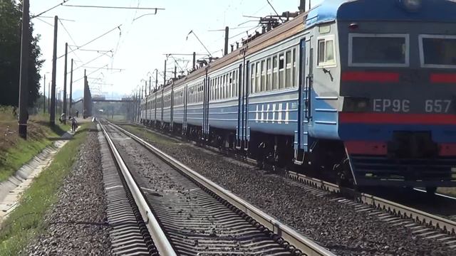 Электропоезд ЭР9Е-657 "ЛАГУНА" смотреть онлайн