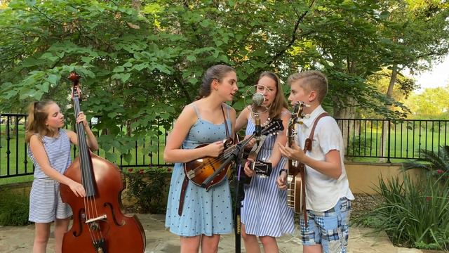 Mini Concert! | Chords of Grace смотреть онлайн
