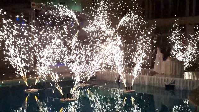 фонтаны в бассейне смотреть онлайн