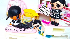 ИГРАЛИ В ПРЯТКИ- НАШЛИСЬ КРЫСЯТКИ?? Семейка Венздей куклы ЛОЛ сюрприз Смешные мультики Даринелка