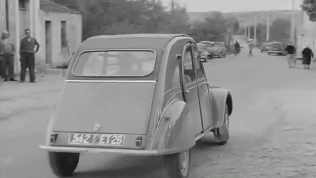 Classic Cars In Movies - Citroen 2CV