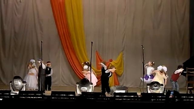 Танец "Губки бантиком" смотреть онлайн