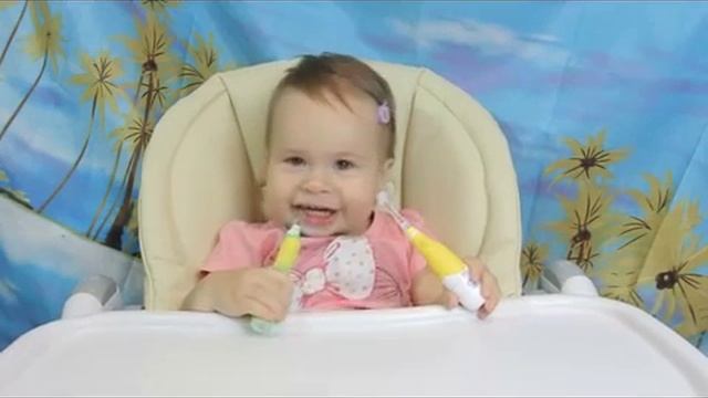Lekor.ru Зубные щетки для всей семьи. Ребенок чистит зубы CS 561 Kids смотреть онлайн