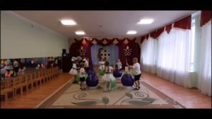 Танец с фитболами и барабанными палочками
