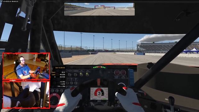 iRacing Off Road Trucks - Pro 2 Lites at Phoenix - Nice guys can finish first смотреть онлайн
