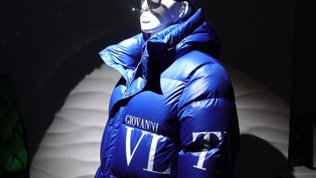 Valentino пуховик