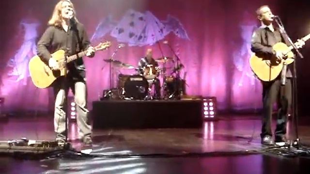 Great Big Sea - Walk On The Moon смотреть онлайн