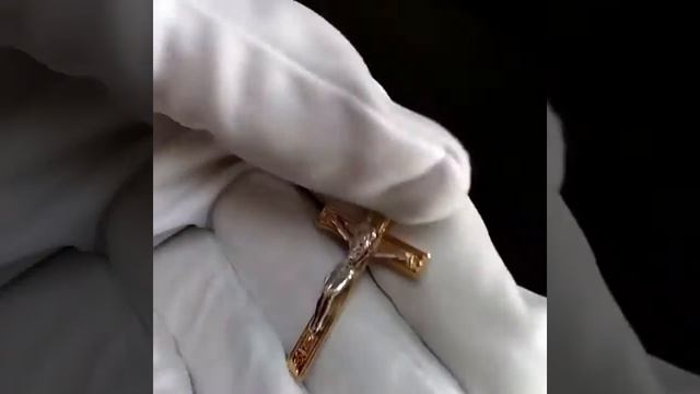 Нательный православный крестик из золота с распятием смотреть онлайн
