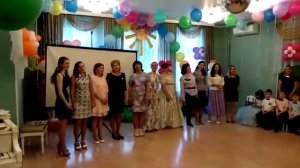 Выпускной бал в группе ладушки/Родители поют/Когда то привели сюда мы малышей/Досвиданье детский са