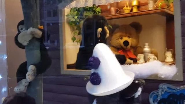 Steiff 1 im Schaufenster des Kaufhof in Düsseldorf смотреть онлайн