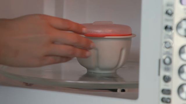 Joseph Joseph M Cuisine Microwave Egg Poacher смотреть онлайн