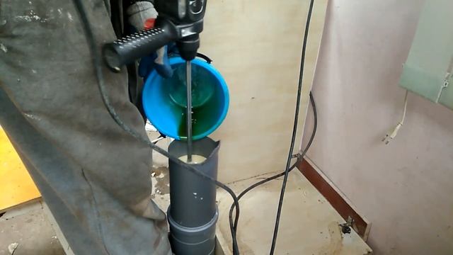 Приспособление для экономии компонентов ППУ при размешивании и заливке. смотреть онлайн