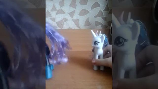 Распаковка и обзор поняш!! Найтмер мун и принцесса силестия!!!! смотреть онлайн