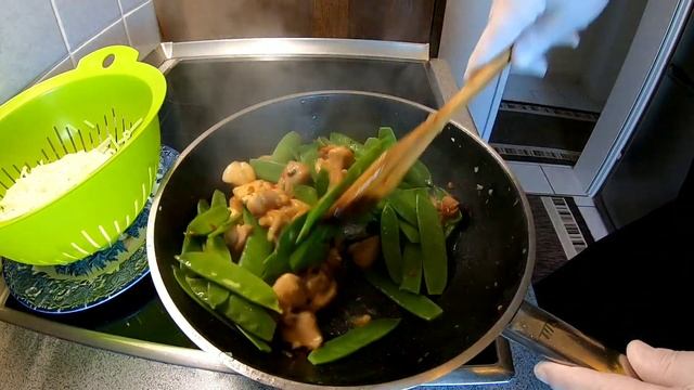 СЛАДКО - КИСЛАЯ РИСОВАЯ ЛАПША С КУРИЦЕЙ смотреть онлайн