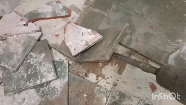 Демонтаж старой плитки СССР приклеенная на цемент с ПВА. смотреть онлайн