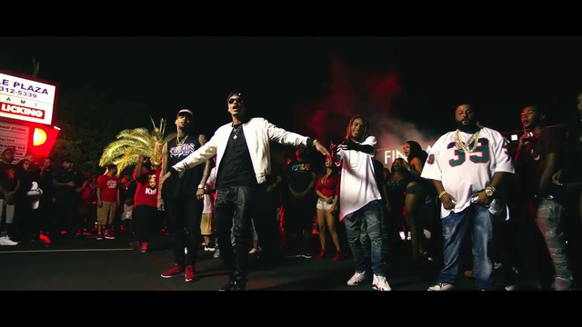 DJ Khaled feat. Chris Brown, August Alsina & Fetty Wap - Gold Slugs смотреть онлайн