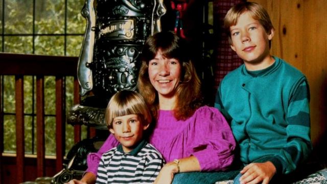 SIERRA is BACK!!! – COLOSSAL CAVE 3D – The NEW Adventure Game by Ken & Roberta Williams + TRAILER смотреть онлайн