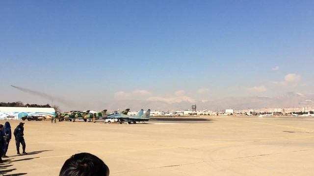 Iranian air show at Mehrabad airport смотреть онлайн