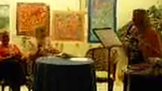 Lucia Cassini presenta I'Antologia "Ischia, un'isola d'amore" con una sua macchietta смотреть онлайн