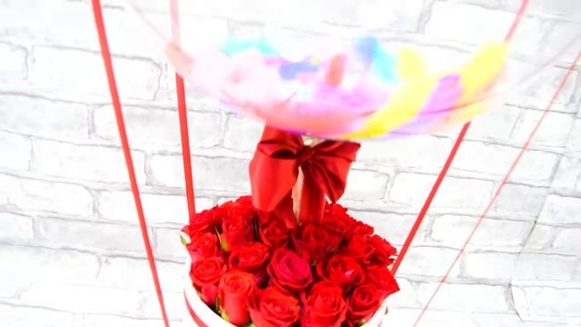 ЖИВЫЕ ЦВЕТЫ в сочетании с ШАРАМИ (ДОСТАВКА) 8(902)509-81-98 Анна