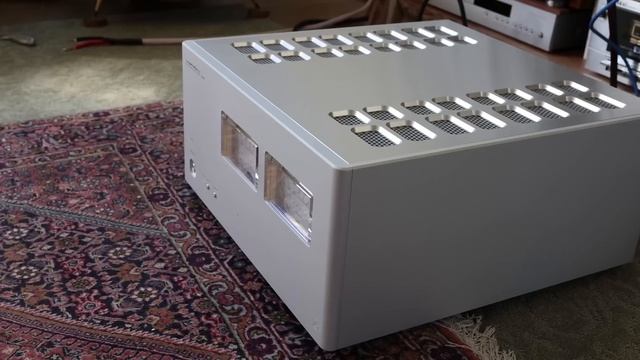 Luxman M-900U  M-10x  My Favorite Amplifier Of All Times. Why High-End Audiophile Reviewers Love It