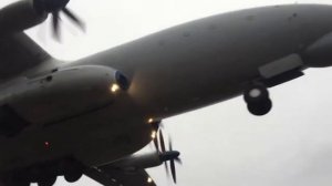 Взлёт военного АН 22 с ВАСО