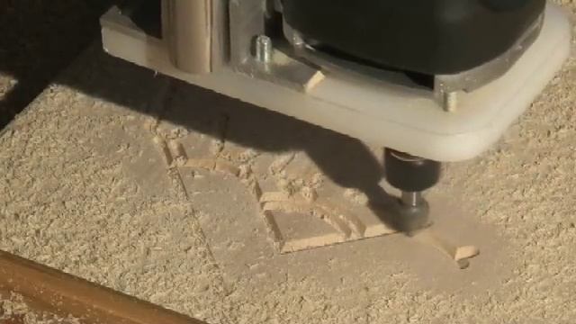 Homemade Solsylva CNC router demo: making a Doctor Who chopping board! смотреть онлайн