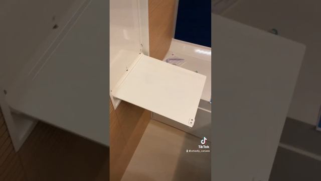 Капсульный отель в аэропорту Вены. Считаете, удобно или спать на полу? А цена/качество? смотреть онлайн