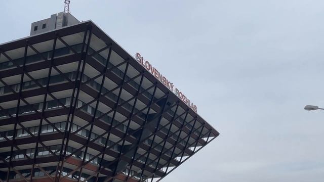БРАТИСЛАВА КАК ОНА ЕСТЬ! Что посмотреть в Братиславе за 2 дня? Братиславский град, мост НЛО. смотреть онлайн