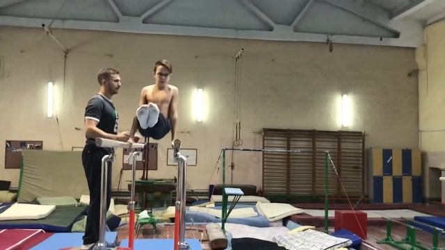 Кирилл первый раз сальто соскок