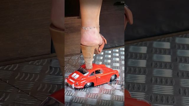 Porsche 356 Full Crush Test!! смотреть онлайн