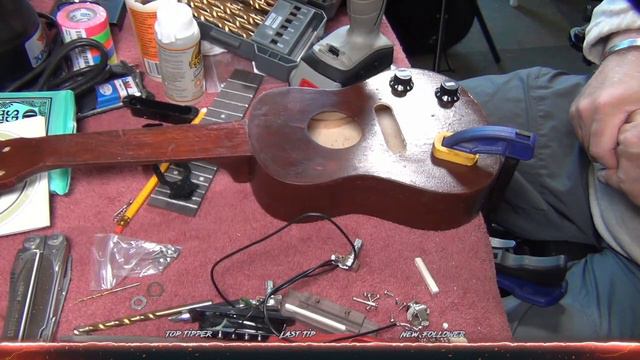 18+ Birth of the Electric Ukulele! смотреть онлайн