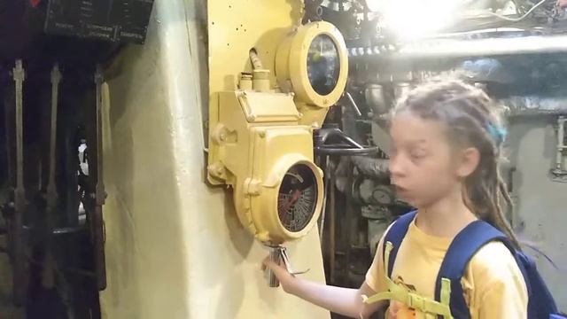 Внутри подводной лодки смотреть онлайн