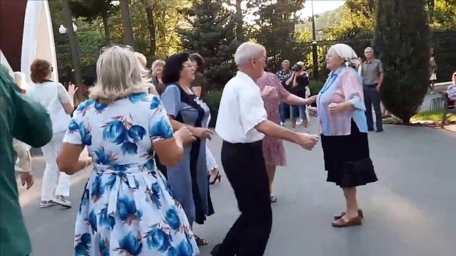 ТАМ ЗА РЕКОЮ ПЛЯСКА ИДЕТ!!! смотреть онлайн