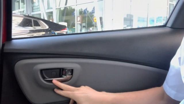 2017 Toyota Yaris VVT-i 1.0 REVIEW AND VIDEO TOUR смотреть онлайн